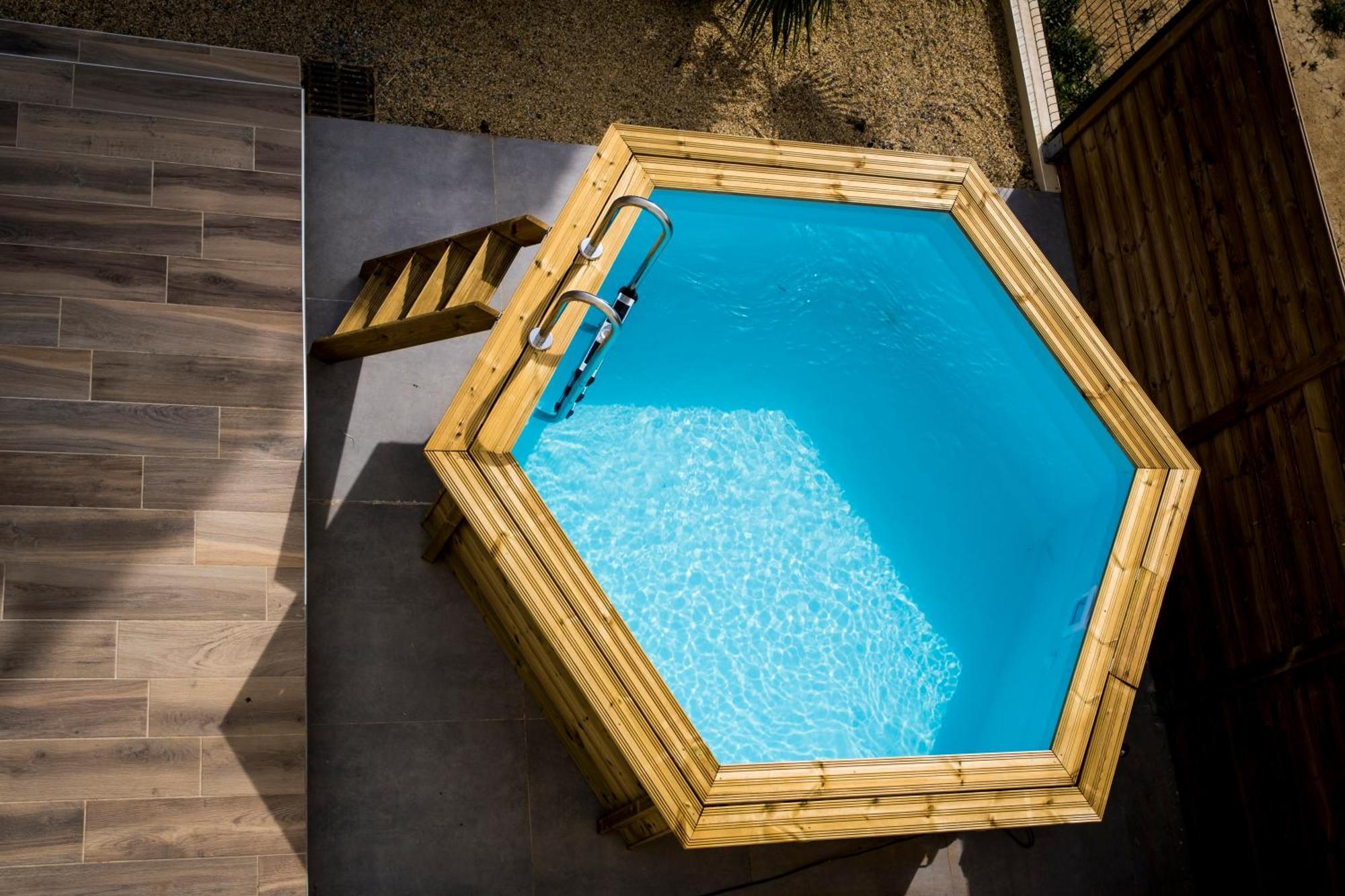 Domaine De Merins, 10 Couchages Avec Piscine, Face A La Riviere, A 4Km De La Plage Fleury  Exterior photo