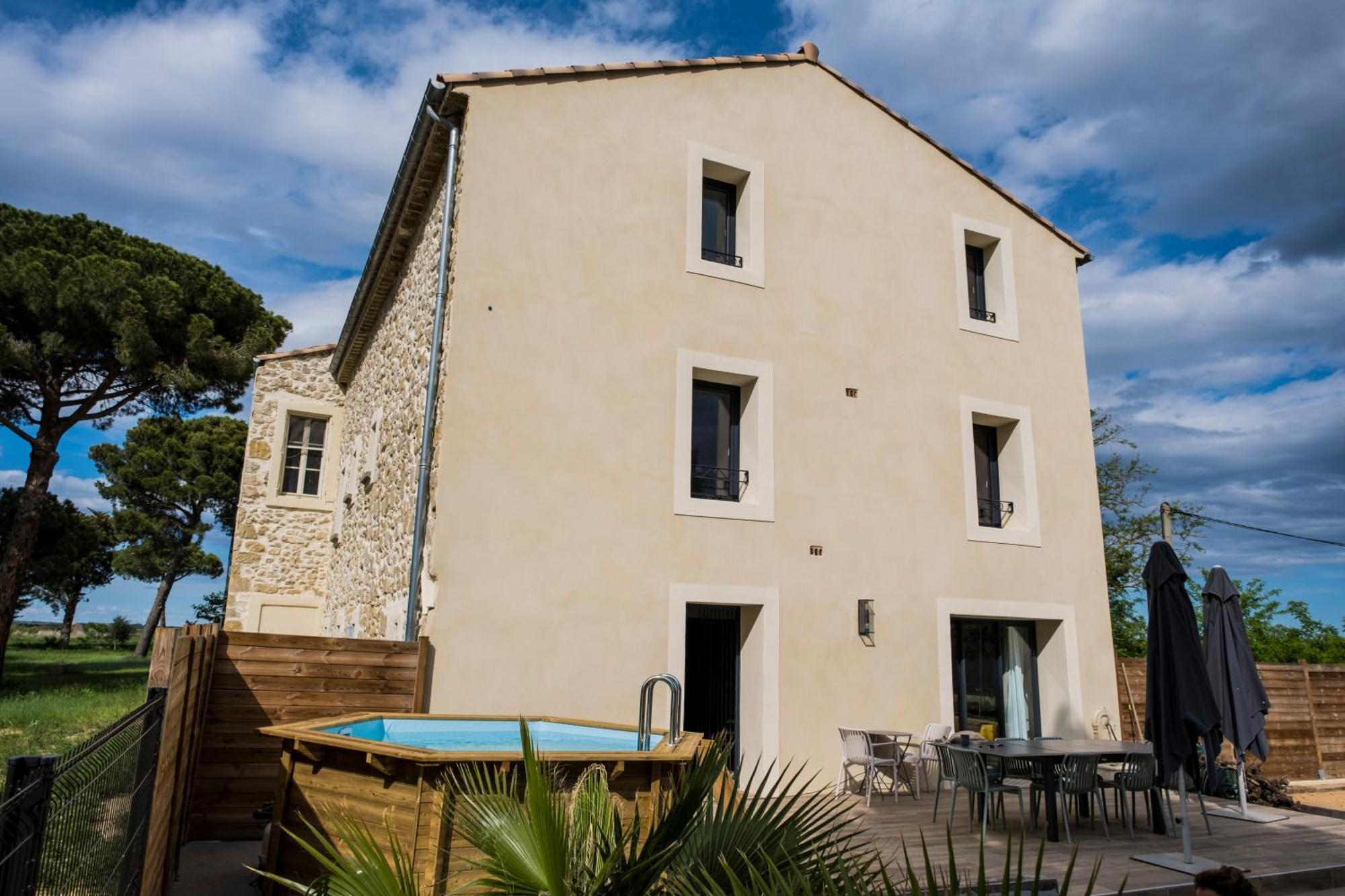 Domaine De Merins, 10 Couchages Avec Piscine, Face A La Riviere, A 4Km De La Plage Fleury  Exterior photo